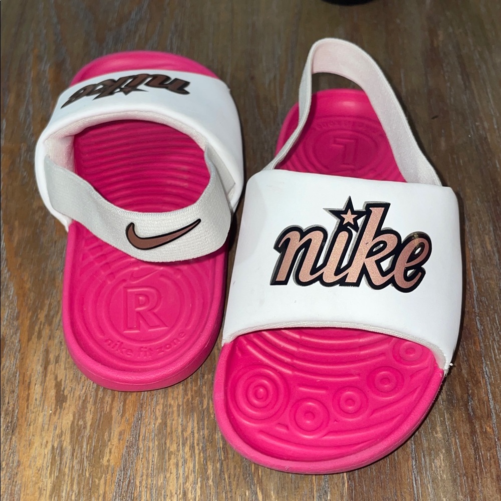 Nike Kids Sandals in Pink and White - Picture 3 of 3